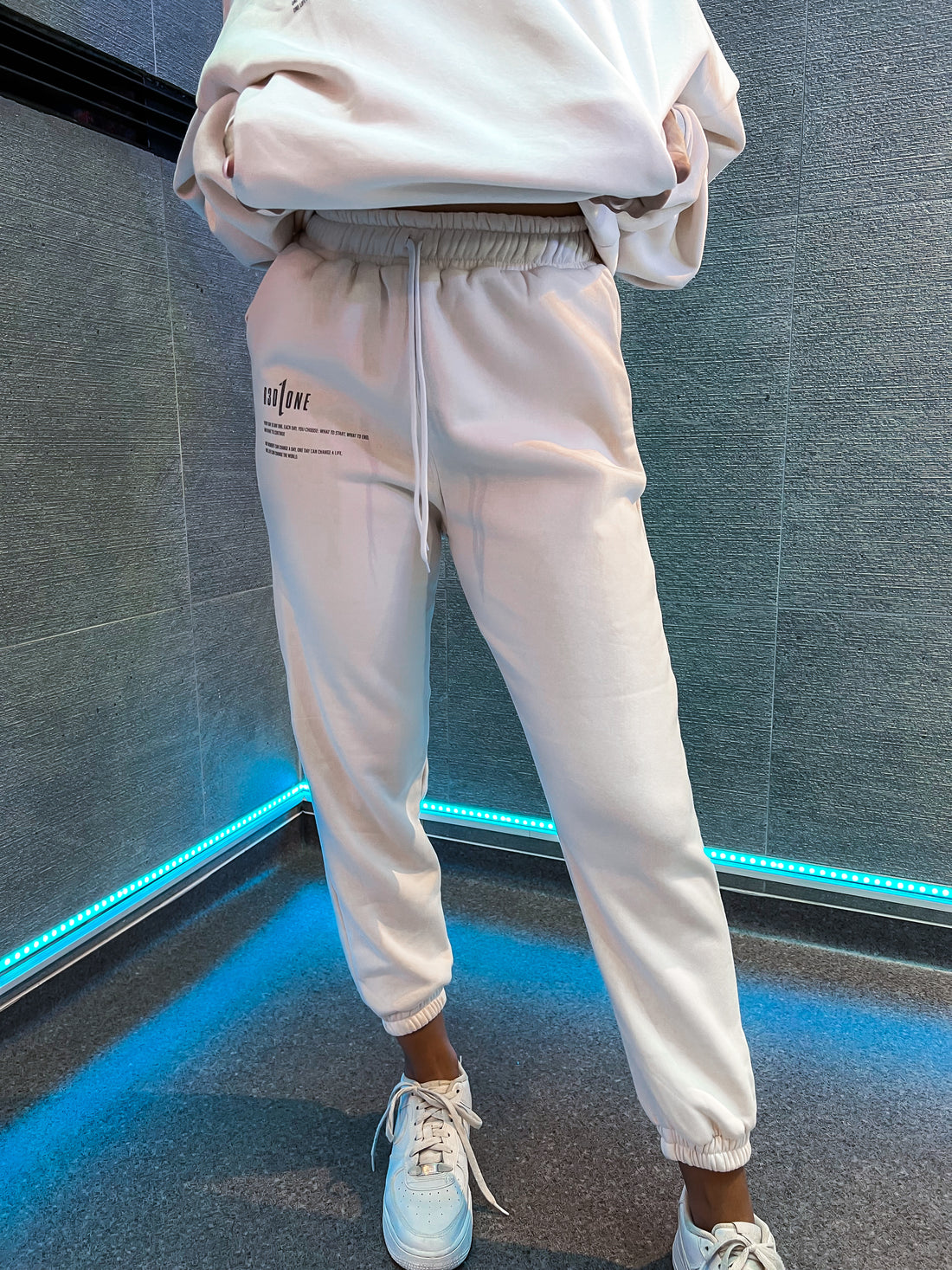 DAY ONE SWEATPANTS OFF-WHITE